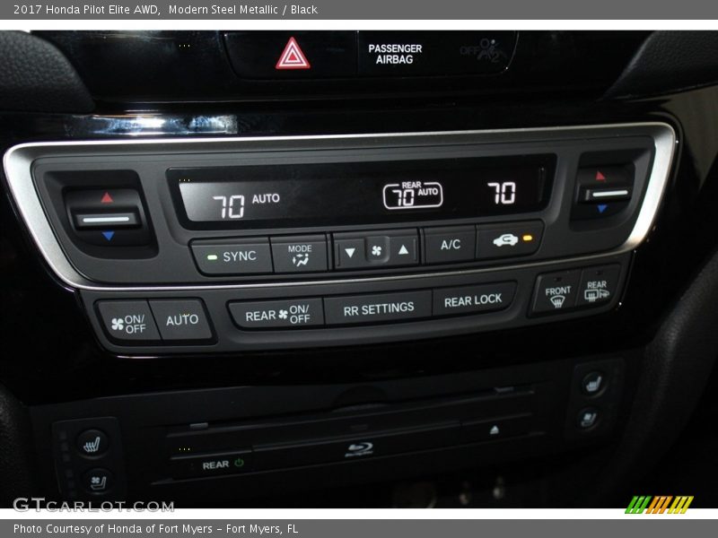 Modern Steel Metallic / Black 2017 Honda Pilot Elite AWD