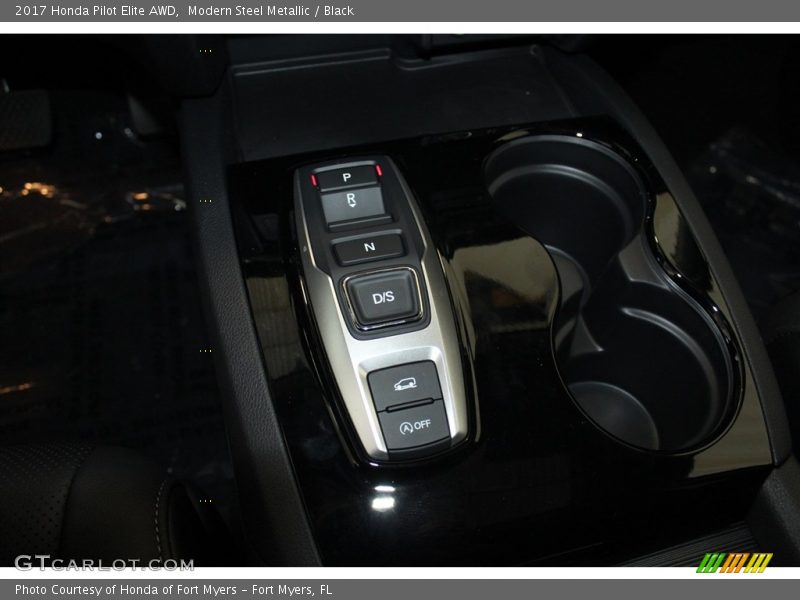 Modern Steel Metallic / Black 2017 Honda Pilot Elite AWD