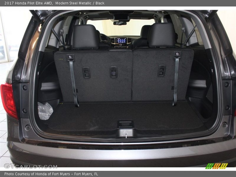 Modern Steel Metallic / Black 2017 Honda Pilot Elite AWD