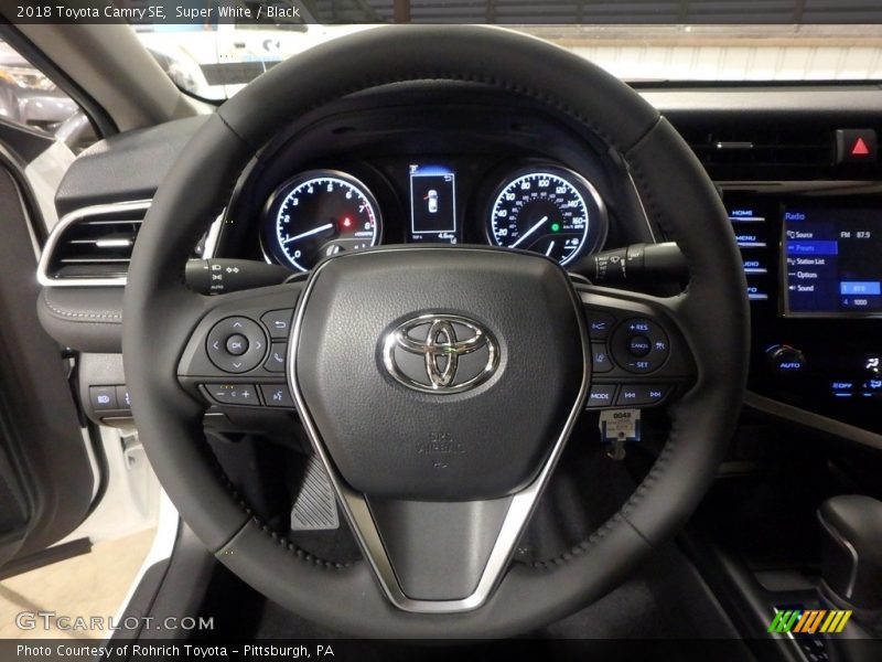 Super White / Black 2018 Toyota Camry SE