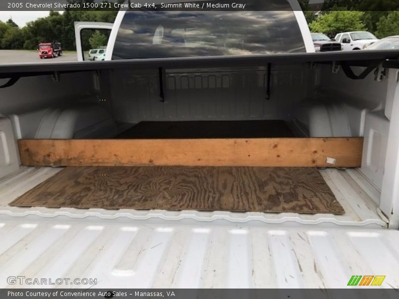 Summit White / Medium Gray 2005 Chevrolet Silverado 1500 Z71 Crew Cab 4x4