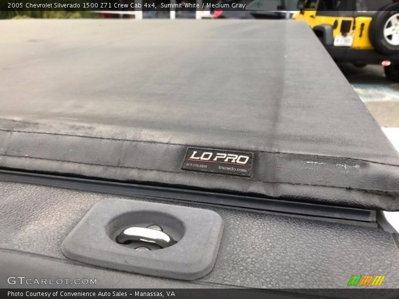 Summit White / Medium Gray 2005 Chevrolet Silverado 1500 Z71 Crew Cab 4x4