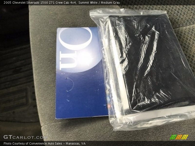 Summit White / Medium Gray 2005 Chevrolet Silverado 1500 Z71 Crew Cab 4x4