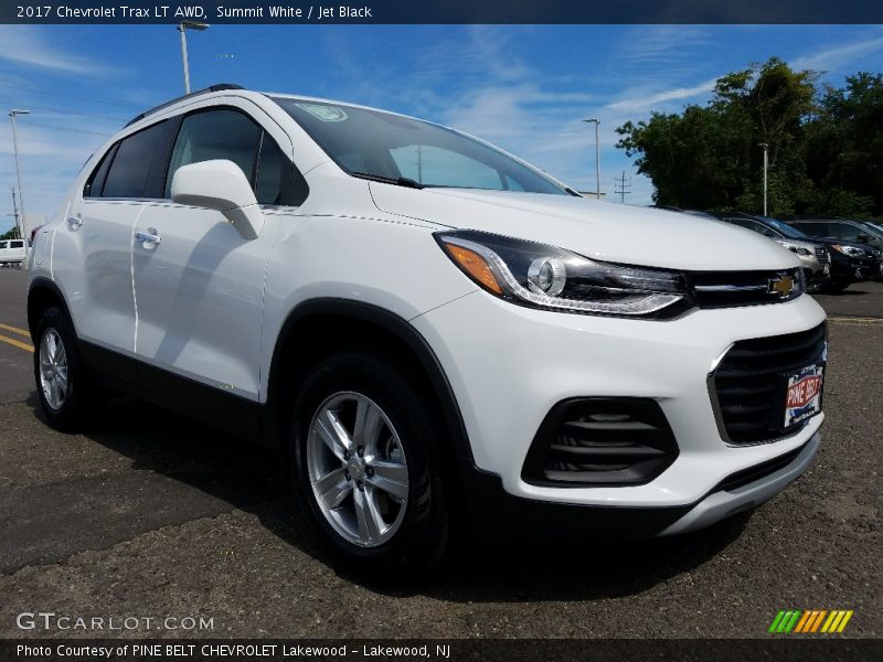 Summit White / Jet Black 2017 Chevrolet Trax LT AWD
