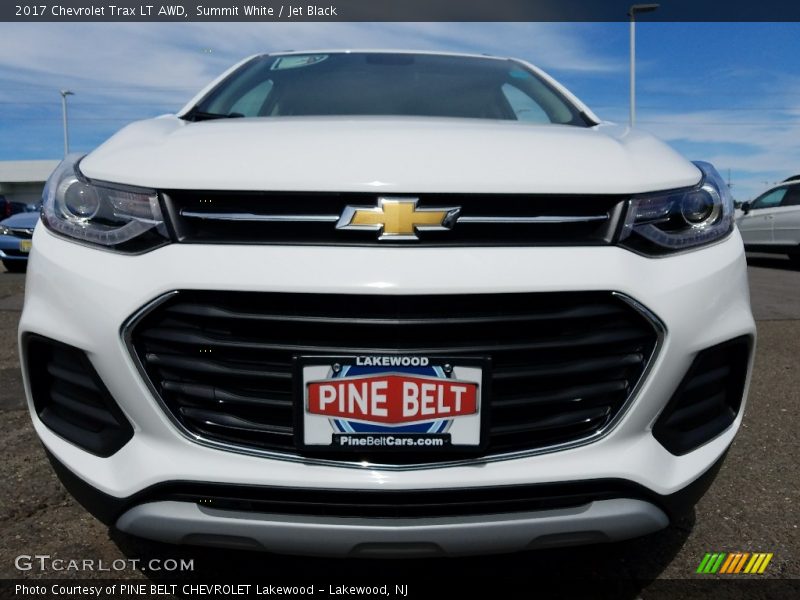 Summit White / Jet Black 2017 Chevrolet Trax LT AWD