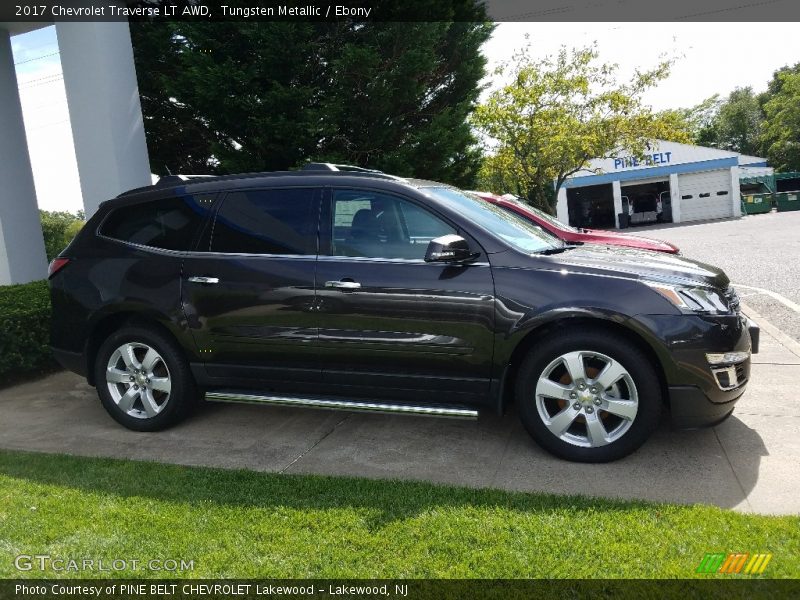 Tungsten Metallic / Ebony 2017 Chevrolet Traverse LT AWD