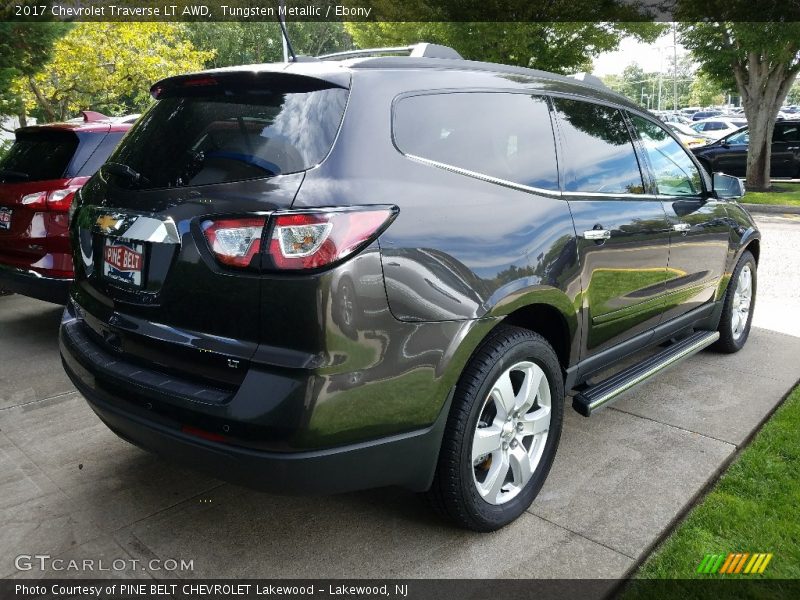 Tungsten Metallic / Ebony 2017 Chevrolet Traverse LT AWD