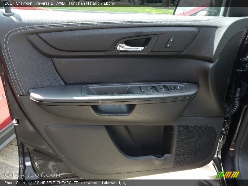 Tungsten Metallic / Ebony 2017 Chevrolet Traverse LT AWD