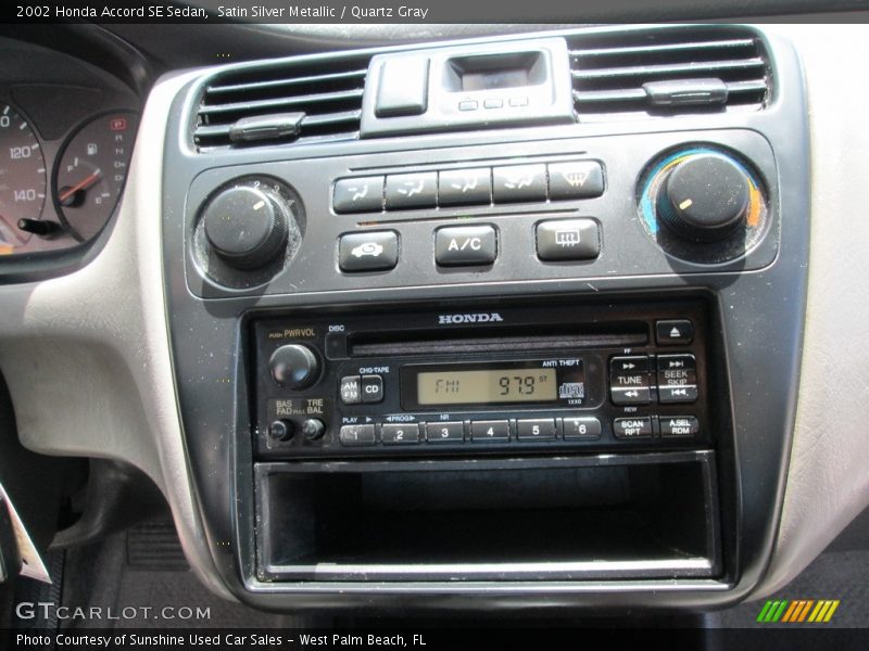 Satin Silver Metallic / Quartz Gray 2002 Honda Accord SE Sedan