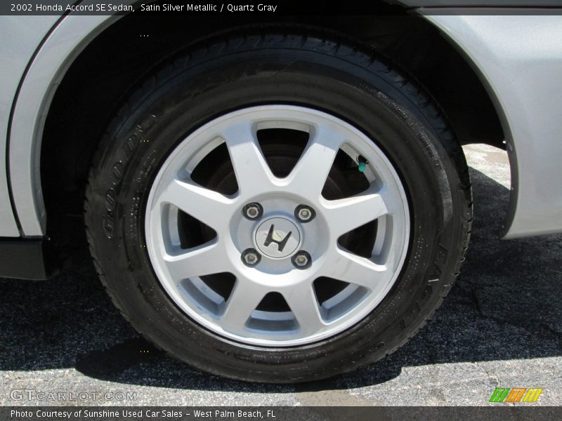 Satin Silver Metallic / Quartz Gray 2002 Honda Accord SE Sedan