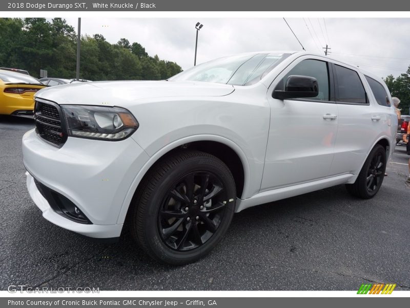 Front 3/4 View of 2018 Durango SXT