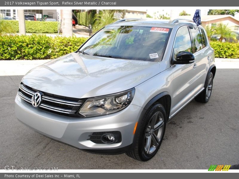 Front 3/4 View of 2017 Tiguan Sport