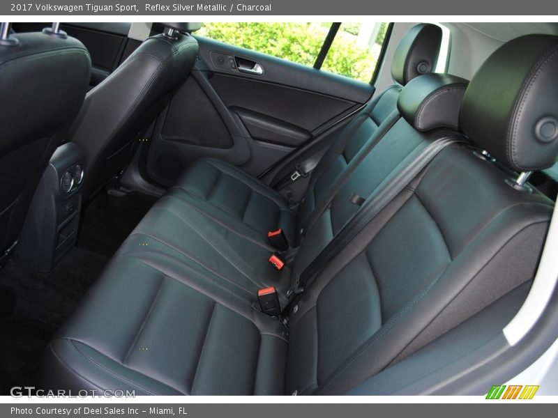 Reflex Silver Metallic / Charcoal 2017 Volkswagen Tiguan Sport