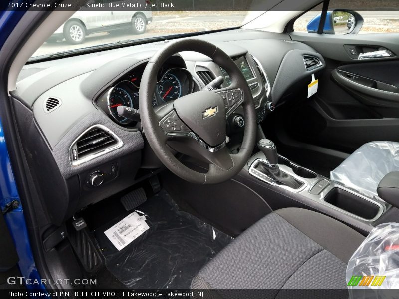 Kinetic Blue Metallic / Jet Black 2017 Chevrolet Cruze LT