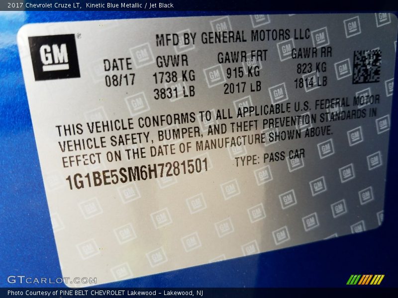 Kinetic Blue Metallic / Jet Black 2017 Chevrolet Cruze LT