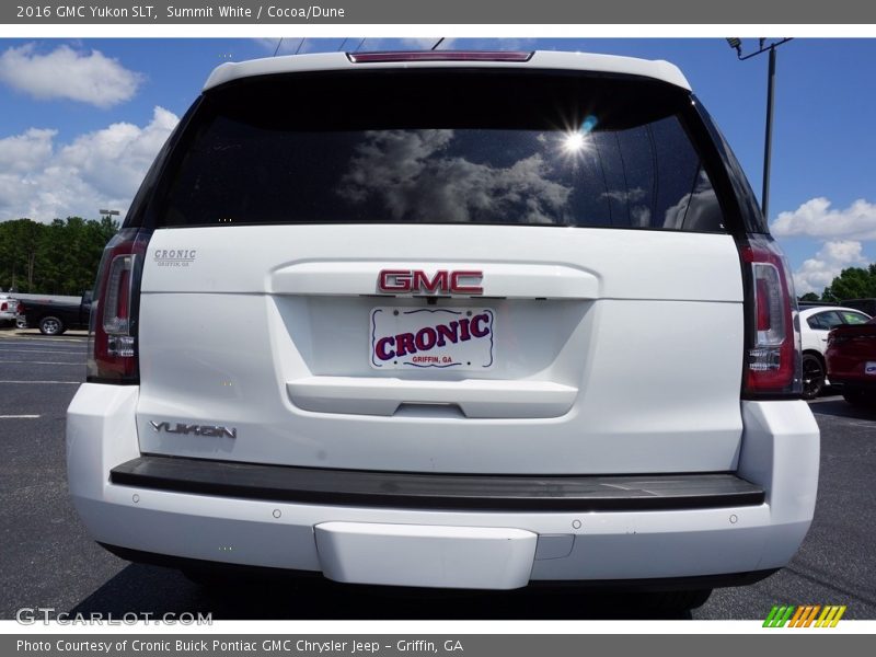 Summit White / Cocoa/Dune 2016 GMC Yukon SLT