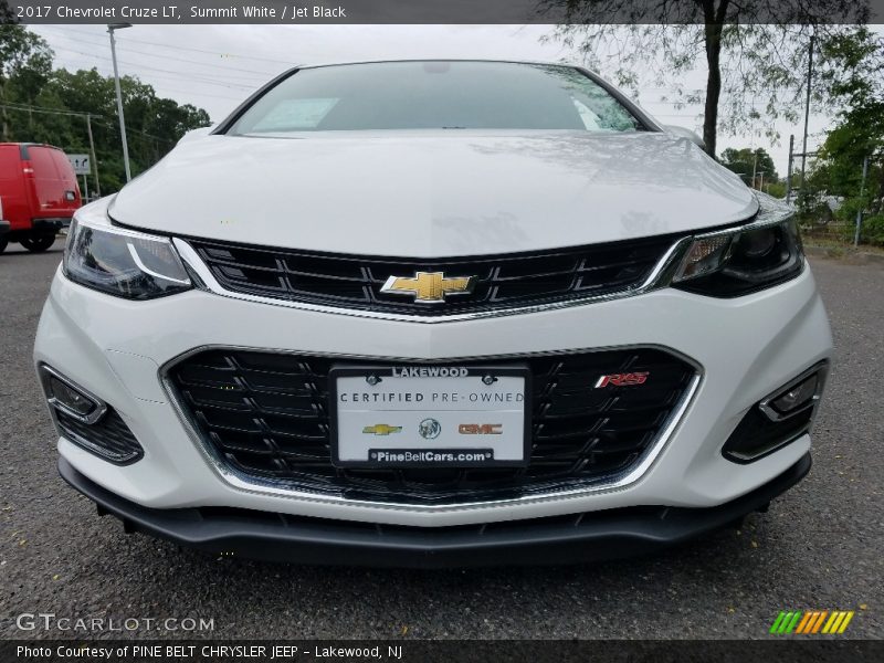 Summit White / Jet Black 2017 Chevrolet Cruze LT