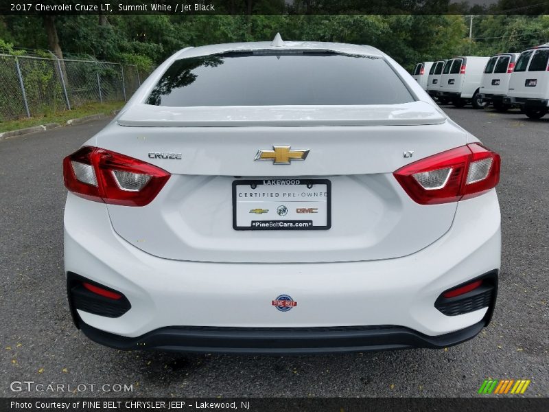 Summit White / Jet Black 2017 Chevrolet Cruze LT