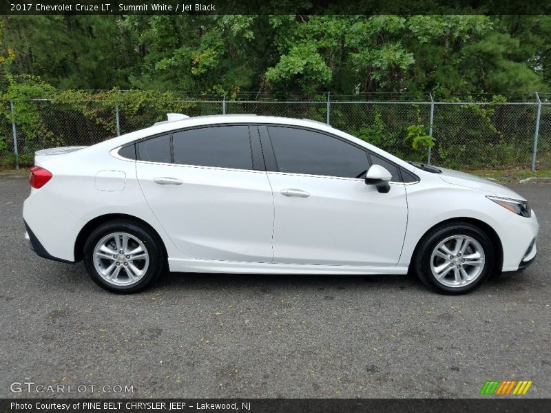 Summit White / Jet Black 2017 Chevrolet Cruze LT