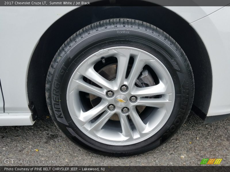 Summit White / Jet Black 2017 Chevrolet Cruze LT