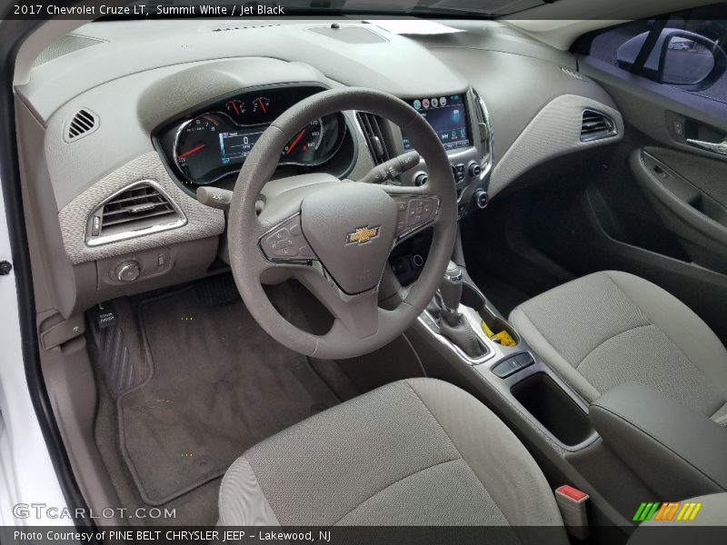 Summit White / Jet Black 2017 Chevrolet Cruze LT