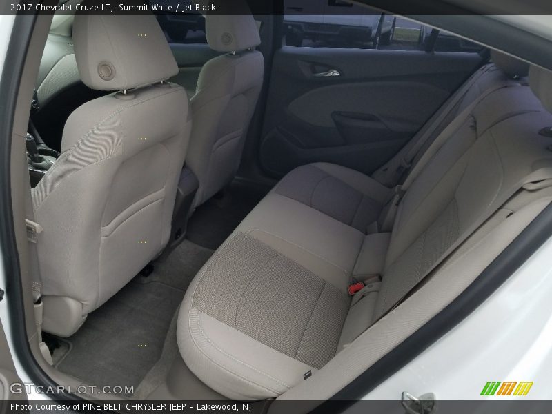 Summit White / Jet Black 2017 Chevrolet Cruze LT