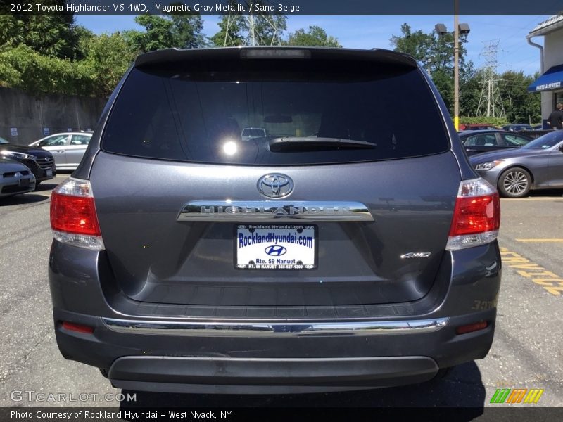 Magnetic Gray Metallic / Sand Beige 2012 Toyota Highlander V6 4WD