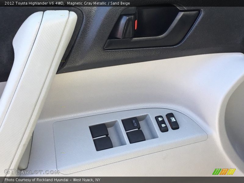 Magnetic Gray Metallic / Sand Beige 2012 Toyota Highlander V6 4WD