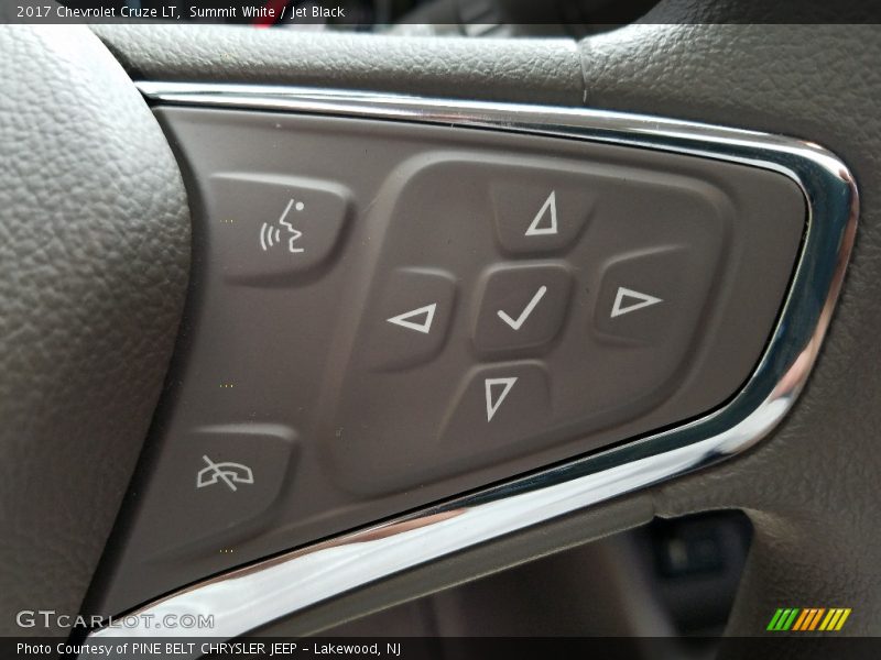 Summit White / Jet Black 2017 Chevrolet Cruze LT