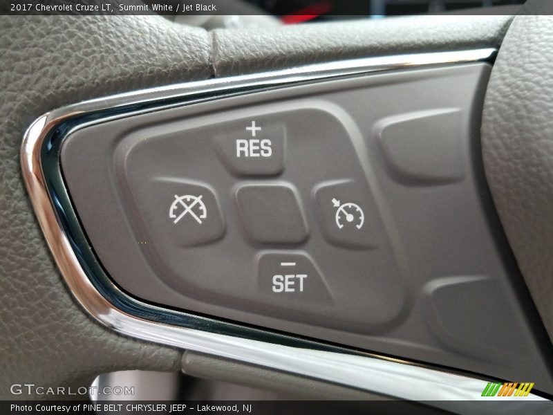 Summit White / Jet Black 2017 Chevrolet Cruze LT