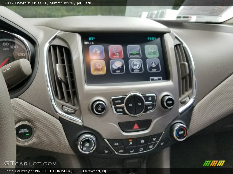 Summit White / Jet Black 2017 Chevrolet Cruze LT