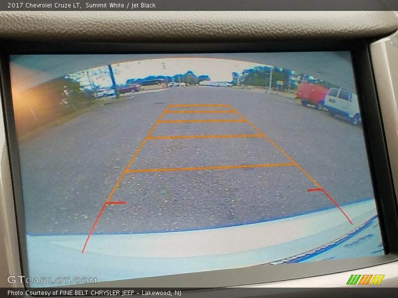 Summit White / Jet Black 2017 Chevrolet Cruze LT
