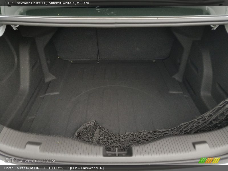 Summit White / Jet Black 2017 Chevrolet Cruze LT