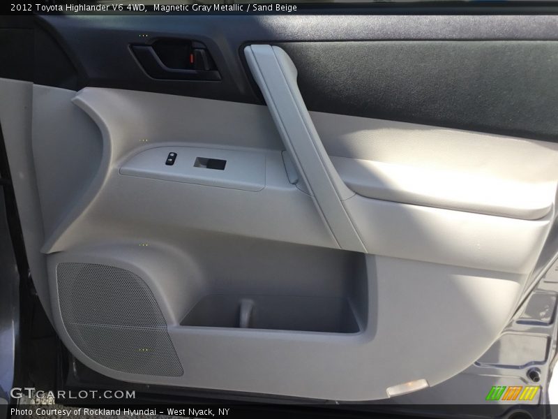 Magnetic Gray Metallic / Sand Beige 2012 Toyota Highlander V6 4WD