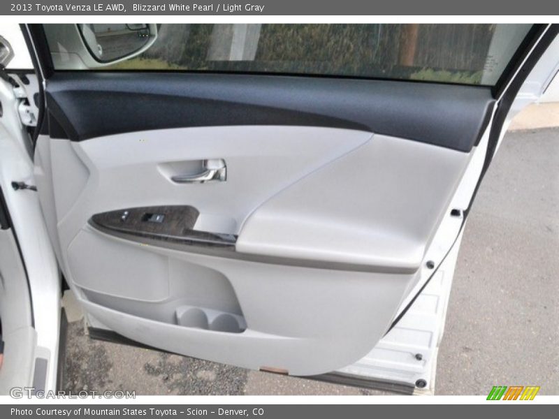 Blizzard White Pearl / Light Gray 2013 Toyota Venza LE AWD