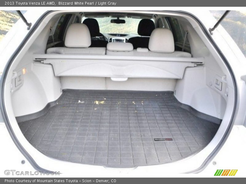 Blizzard White Pearl / Light Gray 2013 Toyota Venza LE AWD