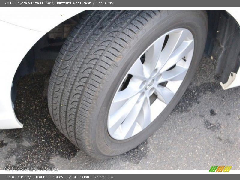 Blizzard White Pearl / Light Gray 2013 Toyota Venza LE AWD