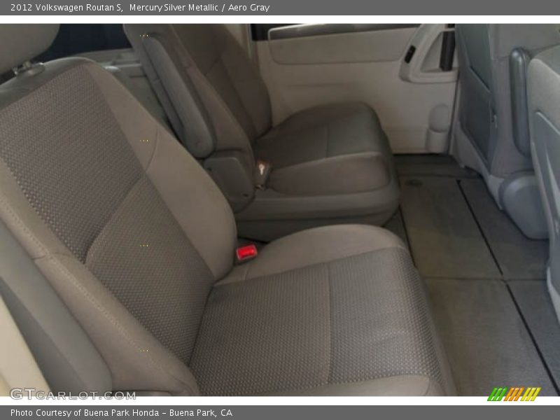 Mercury Silver Metallic / Aero Gray 2012 Volkswagen Routan S