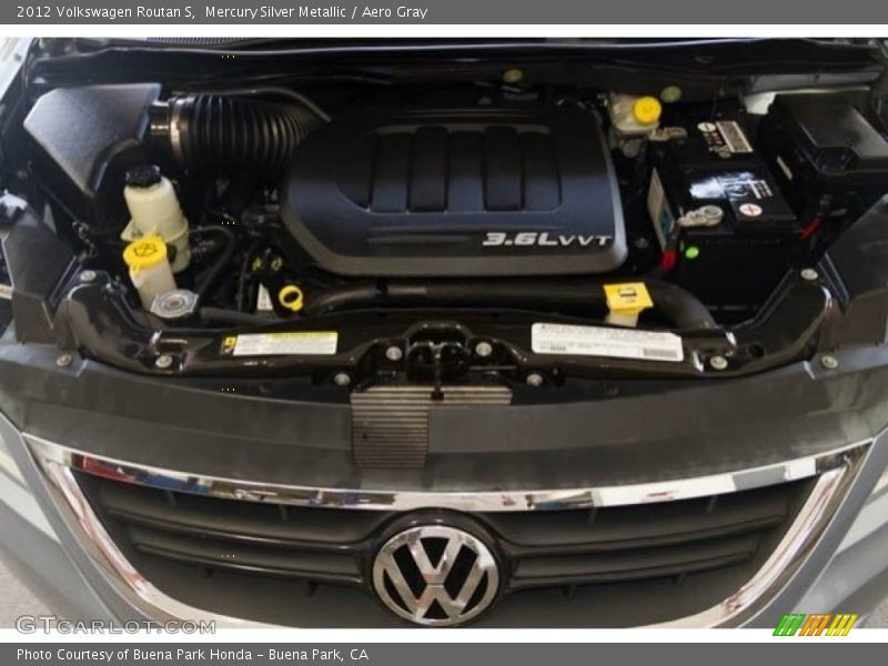 Mercury Silver Metallic / Aero Gray 2012 Volkswagen Routan S