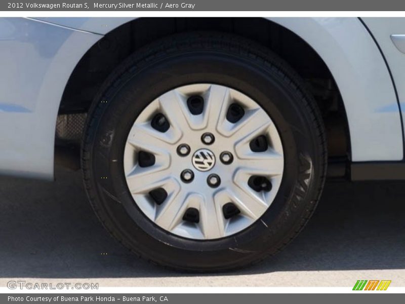 Mercury Silver Metallic / Aero Gray 2012 Volkswagen Routan S
