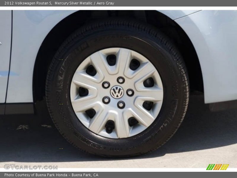Mercury Silver Metallic / Aero Gray 2012 Volkswagen Routan S