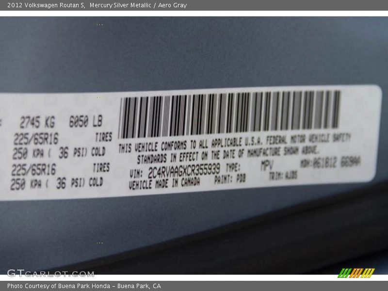 Mercury Silver Metallic / Aero Gray 2012 Volkswagen Routan S