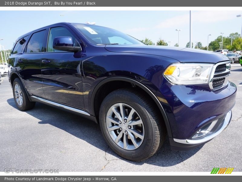 Front 3/4 View of 2018 Durango SXT