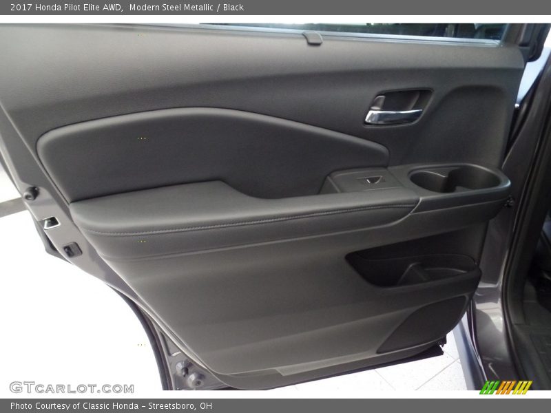 Modern Steel Metallic / Black 2017 Honda Pilot Elite AWD