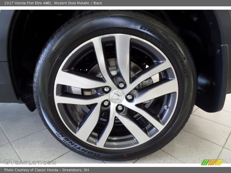 Modern Steel Metallic / Black 2017 Honda Pilot Elite AWD