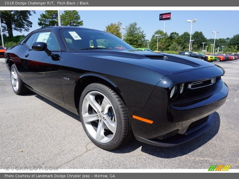 Front 3/4 View of 2018 Challenger R/T