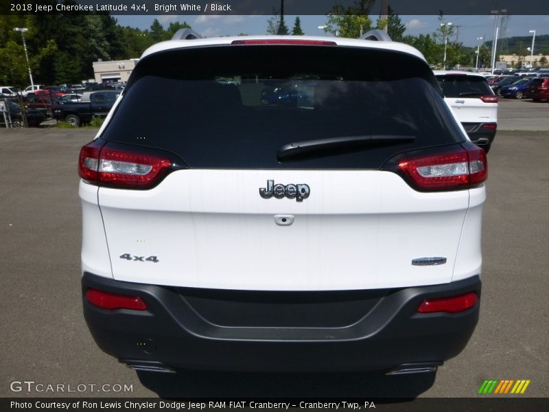 Bright White / Black 2018 Jeep Cherokee Latitude 4x4
