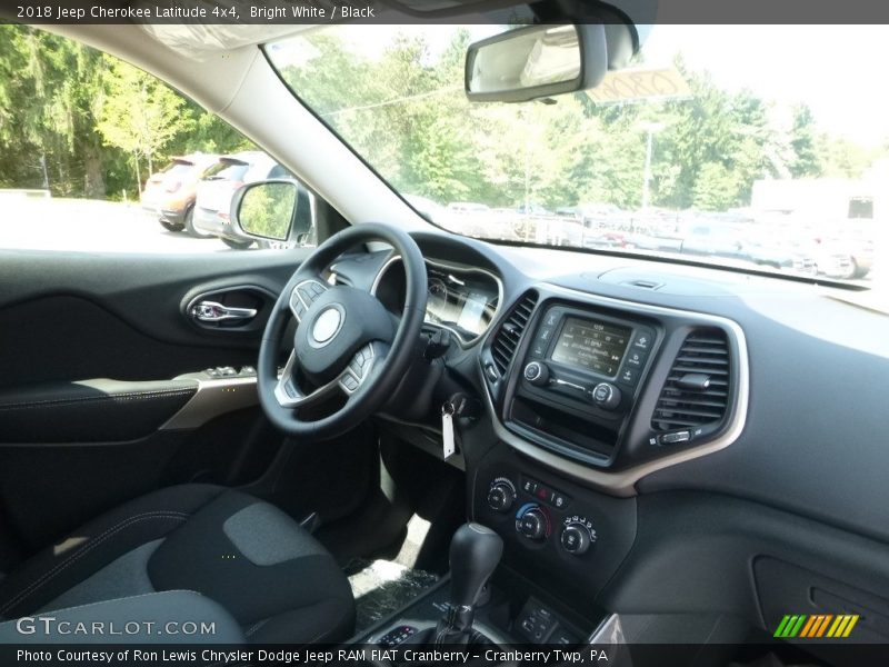 Bright White / Black 2018 Jeep Cherokee Latitude 4x4