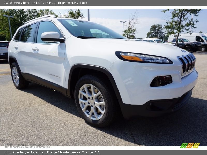 Bright White / Black 2018 Jeep Cherokee Latitude Plus