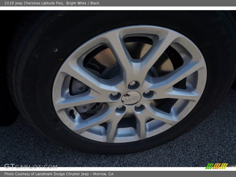 Bright White / Black 2018 Jeep Cherokee Latitude Plus